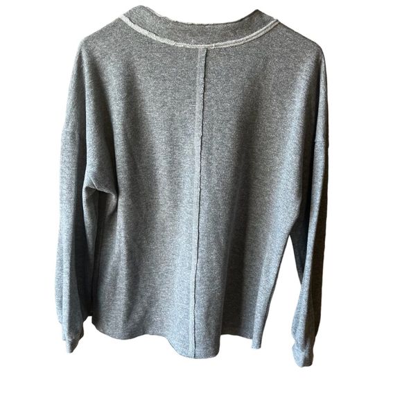 La Miel Women’s V-Neck Button Detail Size Small Shirt Gray Long Sleeve Casual - Picture 2 of 10